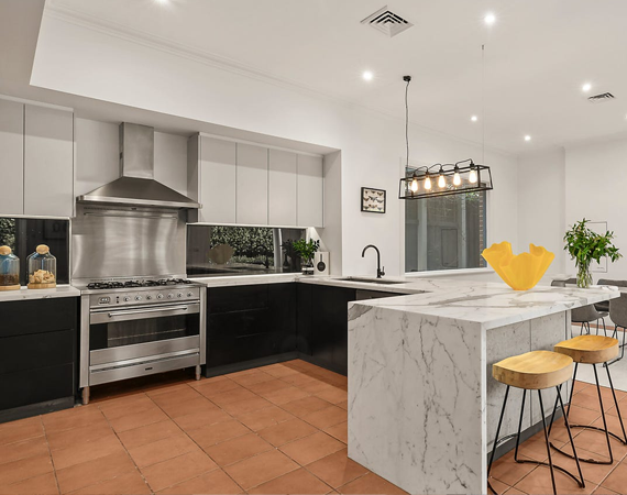 G-Shaped Kitchen